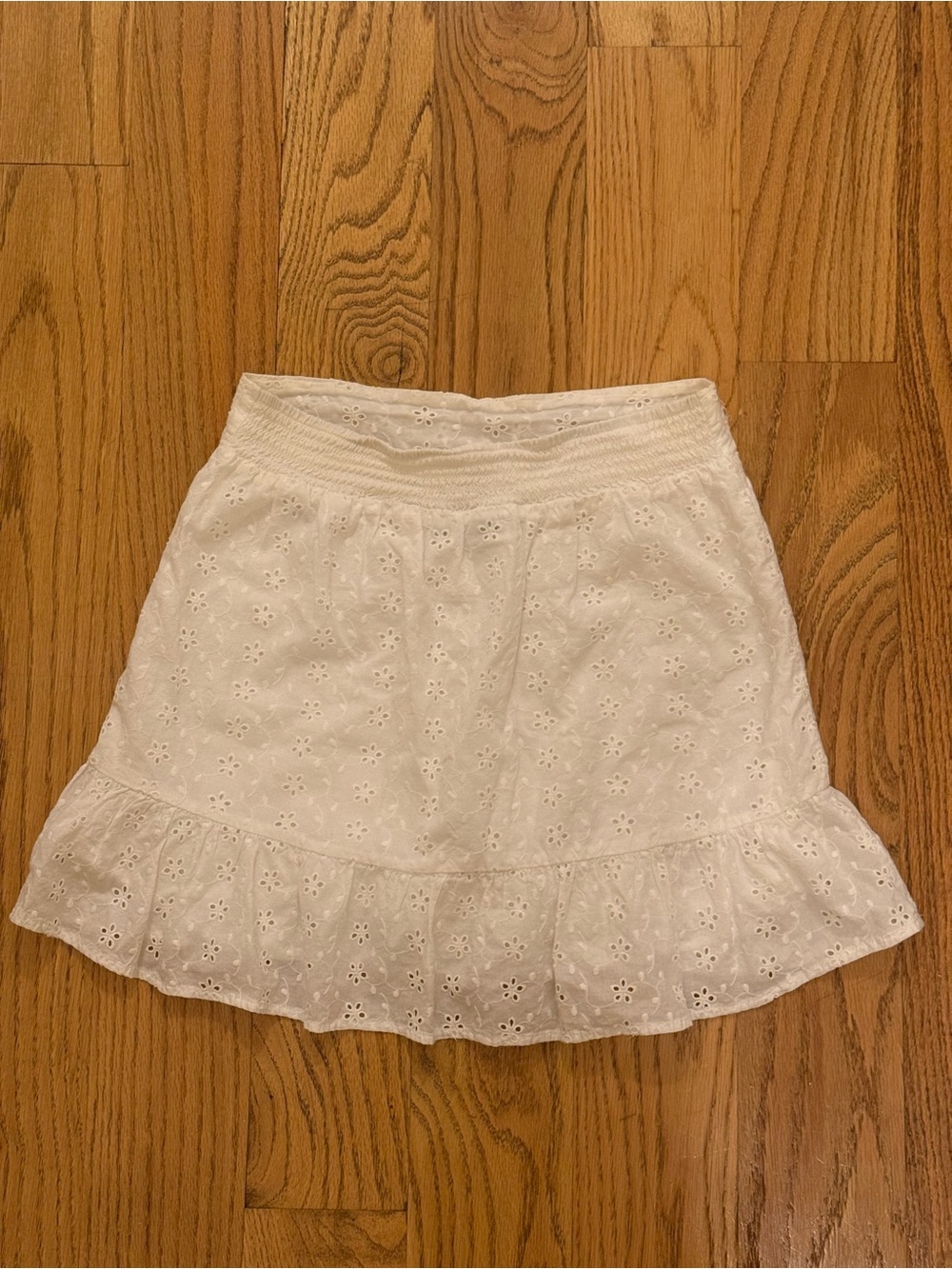 Women’s White Eyelet Ruffle Mini Skirt - Picture 3 of 4